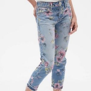 GAP floral released hem cropped girlfriend size 8